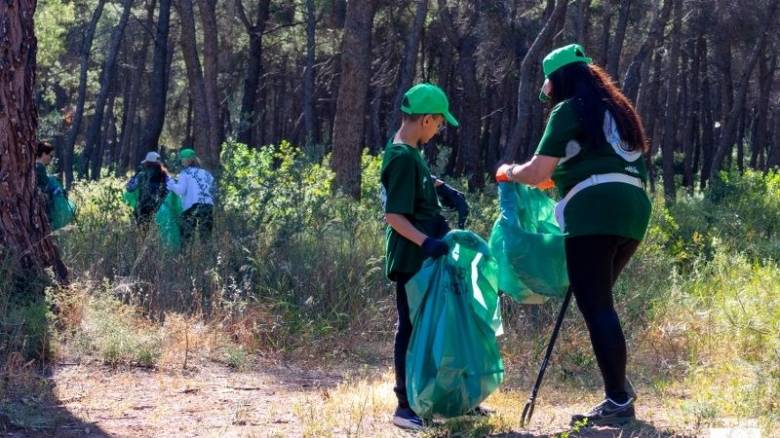 Δυναμικό «παρών» στη δράση εθελοντικού καθαρισμού του Δάσους Φασίδερη στην Κηφισιά
