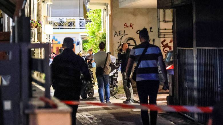 Λάρισα: Ποινική δίωξη για ανθρωποκτονία από πρόθεση στον 21χρονο που σκότωσε τη μητέρα του