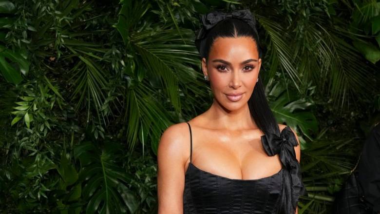 Δίκη για τη ληστεία σε βάρος της Κιμ Καρντάσιαν: «Νόμιζα ότι της επιτέθηκαν» κατέθεσε συνεργάτης της