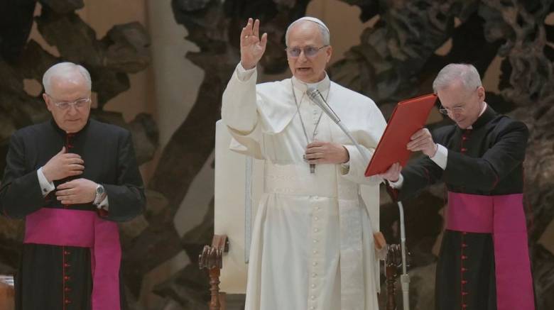 Πάπας Λέων ΙΔ': Ο πόλεμος δεν είναι ποτέ αναπόφευκτος - Τα όπλα πρέπει να σιγήσουν