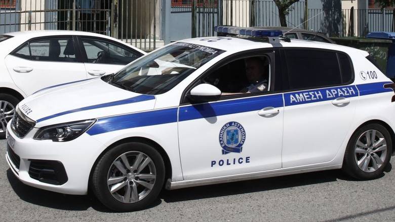 Άλιμος: Η στιγμή που βρέθηκε το βρέφος δίπλα στον κάδο σκουπιδιών - Συνεχίζονται οι έρευνες της ΕΛΑΣ