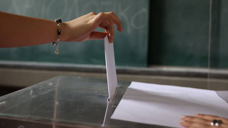 Διψήφιο προβάδισμα για τη ΝΔ σε δύο νέες δημοσκοπήσεις - «Όχι» σε κόμμα Τσίπρα λέει το 63%