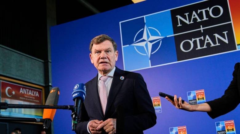 Η Γερμανία στηρίζει την πρόταση Τραμπ για αύξηση των αμυντικών δαπανών στο 5% του ΑΕΠ