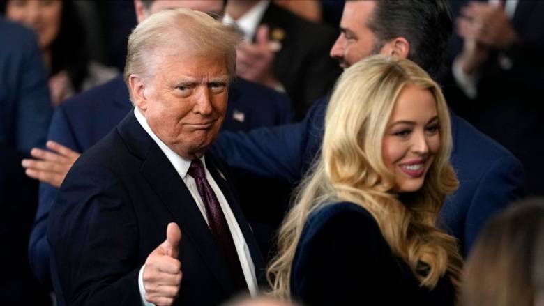 Παππούς έγινε για 11η φορά ο Ντόναλντ Τραμπ - Είναι το πρώτο του εγγόνι από την κόρη του Τίφανι