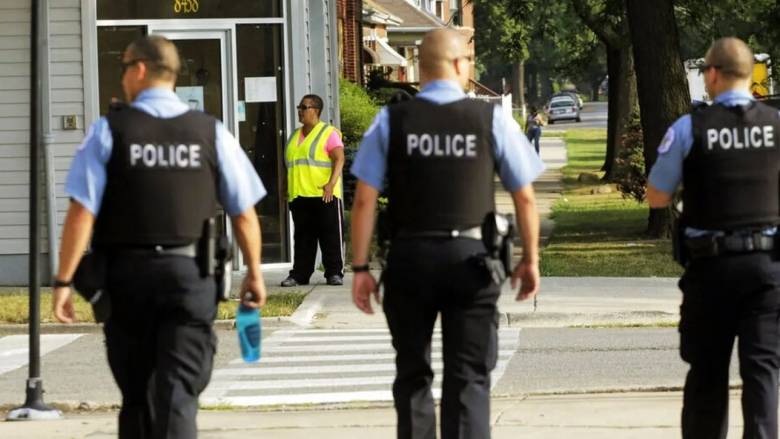 ΗΠΑ: Ζευγάρι κρατούσε αιχμάλωτη έφηβη σε κλουβί για σκυλιά - Πώς κατάφερε να αποδράσει