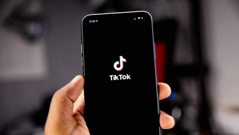 Κομισιόν: Οι διαφημίσεις στο TikTok παραβιάζουν τον νόμο για τις ψηφιακές υπηρεσίες
