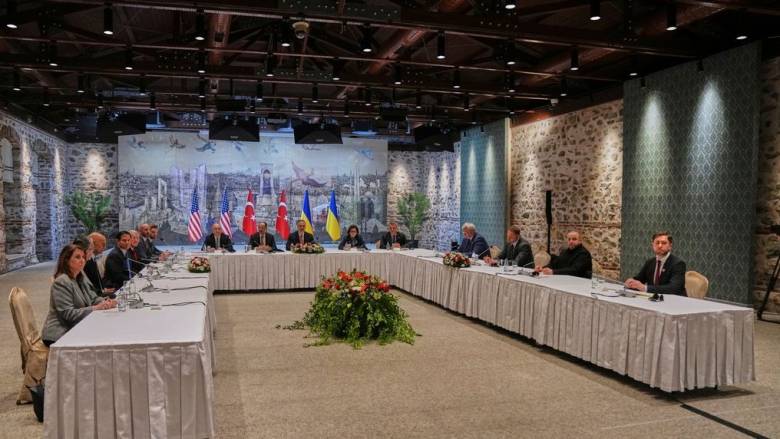 Συνομιλίες στην Κωνσταντινούπολη: Η Ρωσία απείλησε την Ουκρανία με «αιώνιο πόλεμο» λέει το Κίεβο