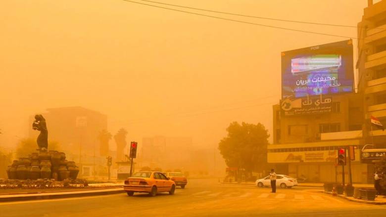 Αμμοθύελλα «έβαψε» τον ουρανό πορτοκαλί στον Ιράκ - Συγκλονιστικές εικόνες