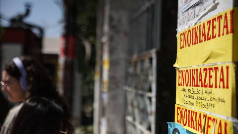 «Μια δουλειά για το νοίκι και μια για να ζήσω»: Η «ζούγκλα» των ενοικίων στην Ελλάδα