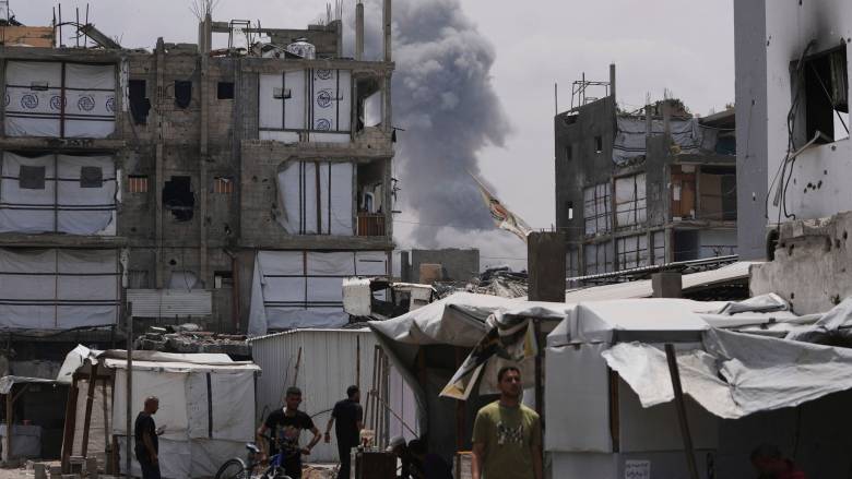 Ανελέητο σφυροκόπημα του Ισραήλ στη Γάζα - Τουλάχιστον 120 νεκροί