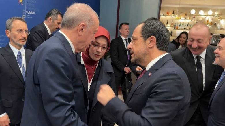 Πρόταση για κατ΄ιδίαν συνομιλίες στο τετ α τετ Χριστοδουλίδη - Ερντογάν στα Τίρανα