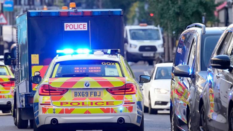 Αυτοκίνητο έπεσε σε πλήθος στο Λέστερ της Βρετανίας - Στο νοσοκομείο τέσσερα άτομα