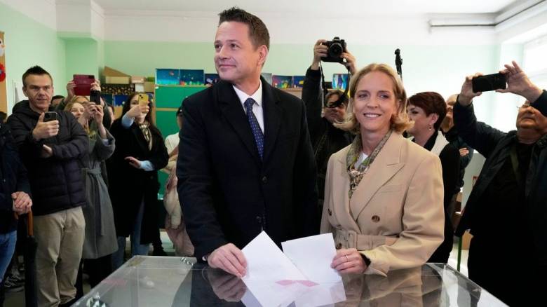 Πολωνία: Οριακή επικράτηση του κεντρώου Τρασκόφσκι στον Α' γύρο των εκλογών