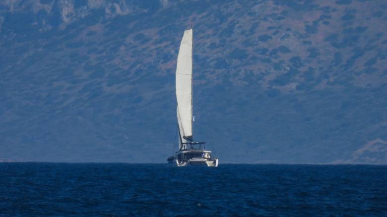 Ακυβέρνητο καράβι στα ανοικτά της Σκοπέλου - Σώοι οι πέντε επιβάτες