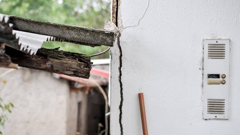 Ρωγμές σε πάνω από 20 σπίτια από τους σεισμούς στην Εύβοια - Πάνω από 28 δονήσεις