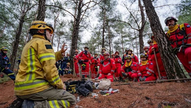 Οι εθελοντές πυροσβέστες στην πρώτη γραμμή της φωτιάς - Η ανάγκη για δράση και το προσωπικό κόστος