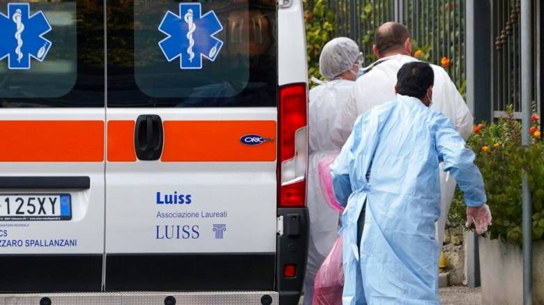 Ιταλία: Σχολικό λεωφορείο συγκρούστηκε με φορτηγό - Νεκρή μία δασκάλα