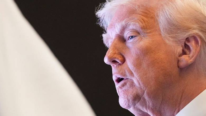 ΗΠΑ: Διαφωνία Τραμπ με την υποβάθμιση του αξιόχρεου της αμερικανικής οικονομίας