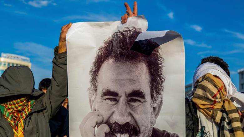 Χαλάρωση της απομόνωσης Οτσαλάν ζητά το PKK - «Να ηγηθεί των διαπραγματεύσεων»