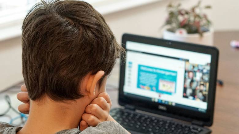 Ε.Ε.: Υπό διαπραγμάτευση η πρόταση της Ελλάδας για τη χρήση μέσων κοινωνικής δικτύωσης από τα παιδιά