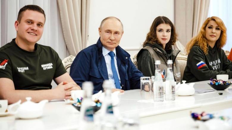 Πούτιν από Κουρσκ: «Οι Ουκρανοί θα έρχονταν δεύτεροι ακόμα και σε διαγωνισμό... ηλιθίων»