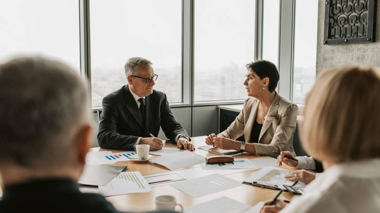 Τι λένε οι CEOs για τους δασμούς, τις καταναλωτικές δαπάνες και την οικονομία