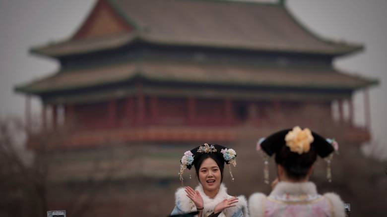 Η στιγμή που καταρρέει πύργος 600 ετών της δυναστείας των Μινγκ στην Κίνα