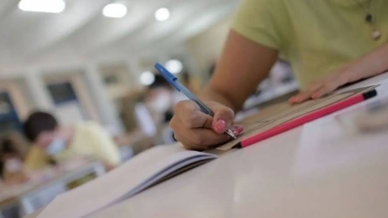 Πανελλαδικές 2025: Μέχρι πότε υποβάλλουν μηχανογραφικό οι υποψήφιοι που πάσχουν από σοβαρές παθήσεις