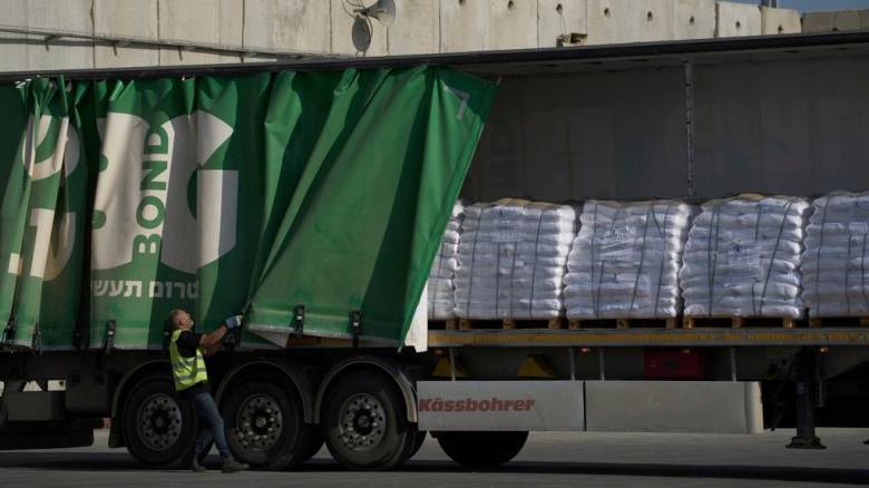 ΟΗΕ: Κάτοικοι ανέκοψαν την πορεία φορτηγών με ανθρωπιστική βοήθεια στη Λωρίδα της Γάζας