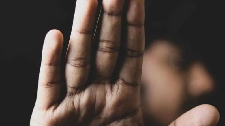 Λάρισα: Προθεσμία πήρε ο σύντροφος της μητέρας που κατηγορείται για κακοποίηση των παιδιών της