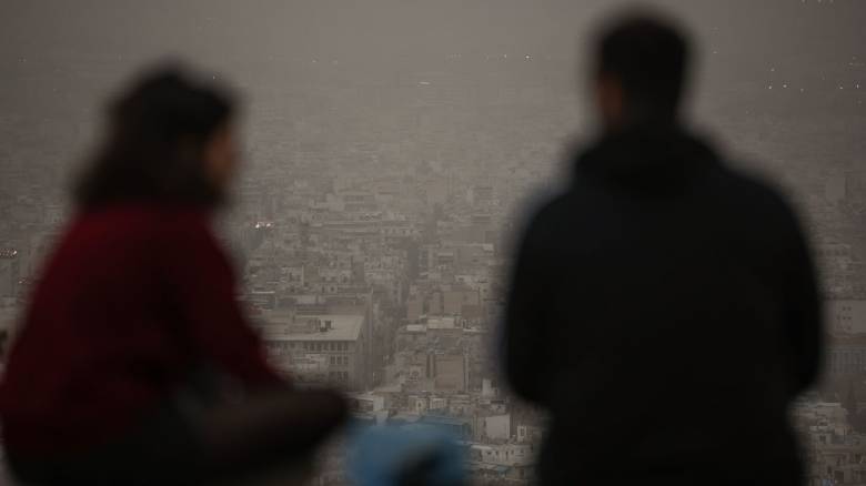 Η αφρικανική σκόνη είναι και πάλι εδώ: Ποιοι πρέπει να προσέξουν - Τι συνιστούν οι ειδικοί