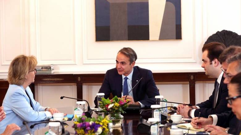 Μητσοτάκης σε Επίτροπο Επενδύσεων: «Η Ελλάδα έχει αφήσει πίσω της οριστικά τα δύσκολα χρόνια»