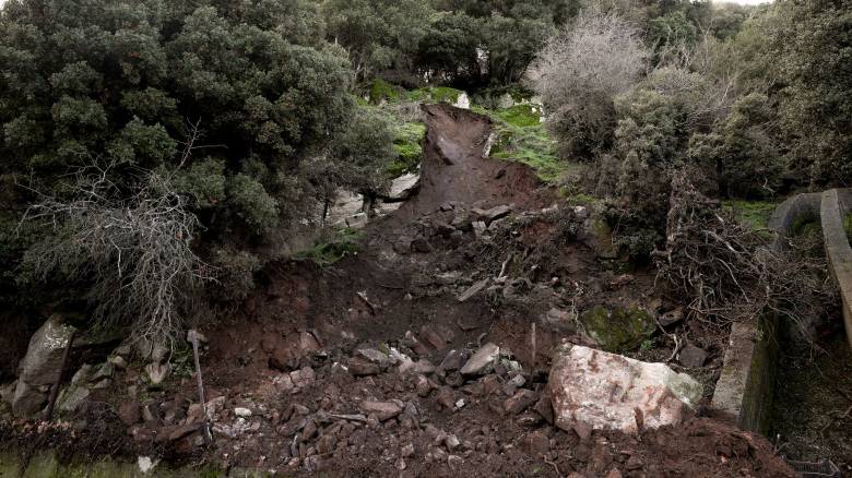 Σεισμός στην Κρήτη: Κατολίσθηση στο δήμο Βιάννου - Κλειστός ο δρόμος Τέρτσα-Μύρτος
