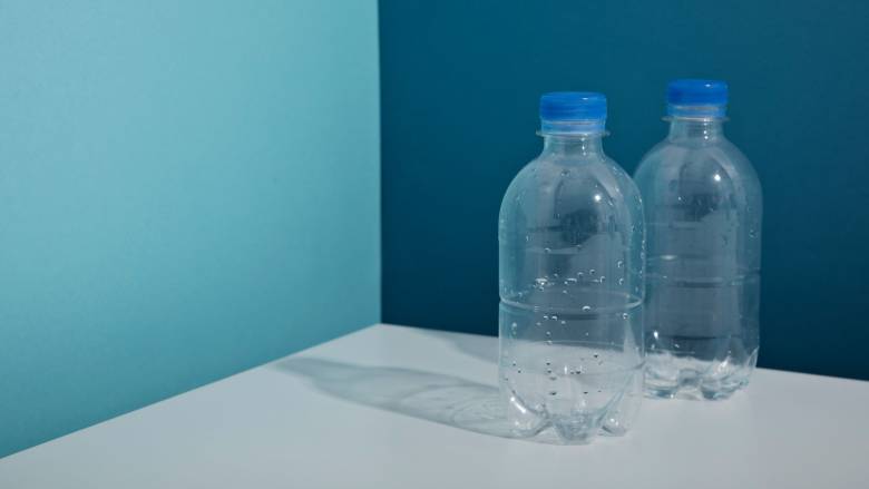 Πλαστικά μπουκάλια μετατρέπονται σε φάρμακο για τη νόσο του Πάρκινσον