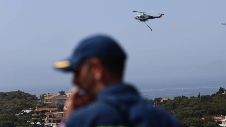 Φωτιά σε χαμηλή βλάστηση στην Ανάβυσσο - Σηκώθηκαν εναέρια μέσα