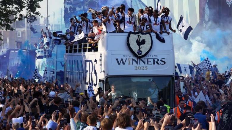 Europa League: Αποθεώθηκε από τον κόσμο της η Τότεναμ στο Λονδίνο