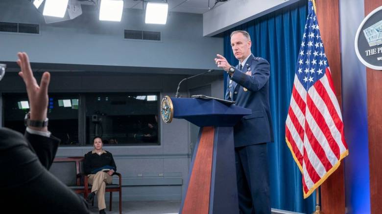 ΗΠΑ: Μόνο με επίσημο συνοδό στο εξής οι διαπιστευμένοι δημοσιογράφοι στο Πεντάγωνο