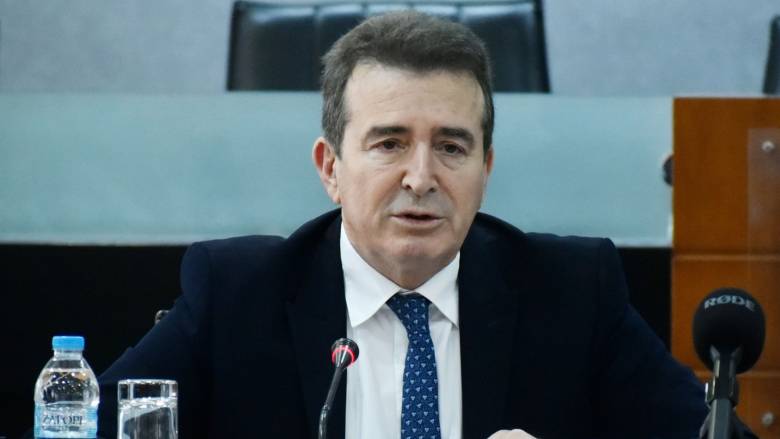 Κατεπείγουσα έρευνα ζητά ο Χρυσοχοΐδης για την αναφορά του ονόματός του σε υπόθεση εμπορίας ανθρώπων