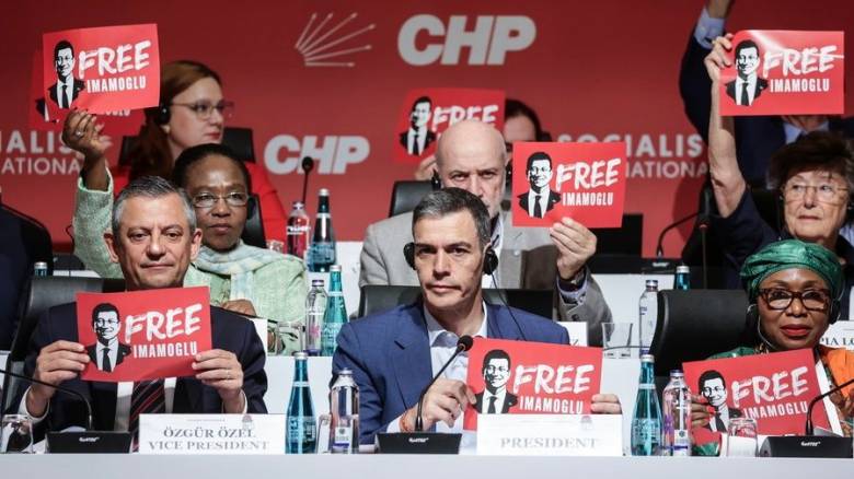 Τουρκία: Με μήνυμα για τον Ιμάμογλου η συνεδρίαση της Σοσιαλιστικής Διεθνούς