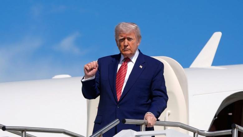 Τραμπ: Οι Ηνωμένες Πολιτείες θέλουν να φτιάχνουν άρματα μάχης, όχι μπλουζάκια