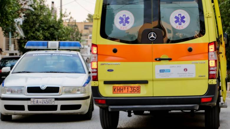 Πέλλα: Νεκρή 69χρονη που παρασύρθηκε από το αυτοκίνητό της - Δεν είχε βάλει χειρόφρενο