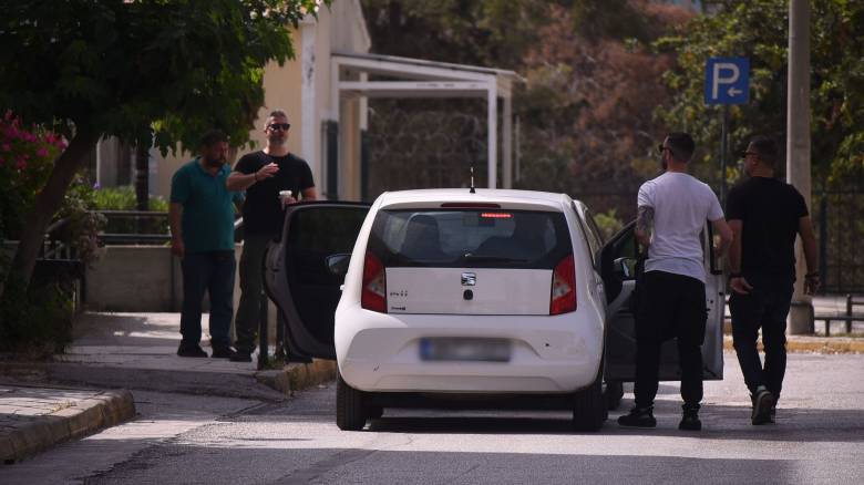 Απολογούνται οι τρεις για την δολοφονία του 41χρονου σε αμπελώνα στη Ραφήνα