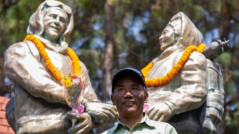 Θρυλικός ορειβάτης κατακτά για 31η φορά τo Έβερεστ - Οι περισσότερες αναβάσεις στην ιστορία