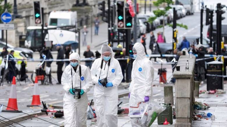 Λίβερπουλ: Σε κρίσιμη κατάσταση τέσσερις τραυματίες - Γιατί η αστυνομία ανακοίνωσε τον δράστη