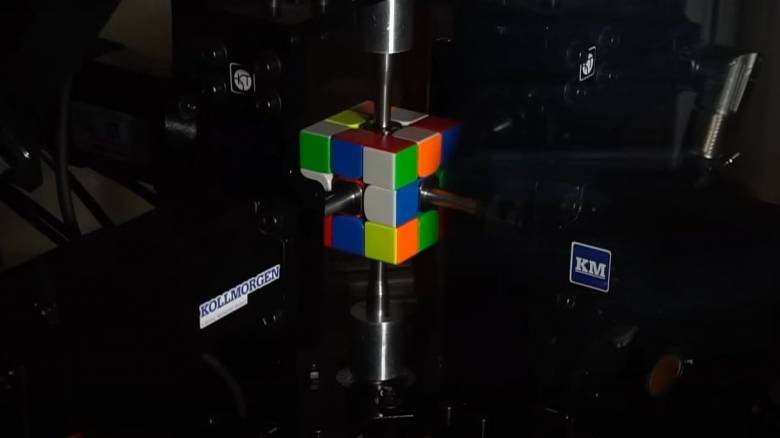 Φοιτητές κατασκεύασαν ρομπότ που λύνει τον κύβο του Ρούμπικ σε 0,103 δευτερόλεπτα