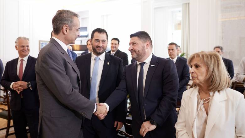 Μητσοτάκης σε Περιφερειάρχες: Το κράτος είναι ένα - Οι πολίτες ζητούν λύσεις, όχι δικαιολογίες