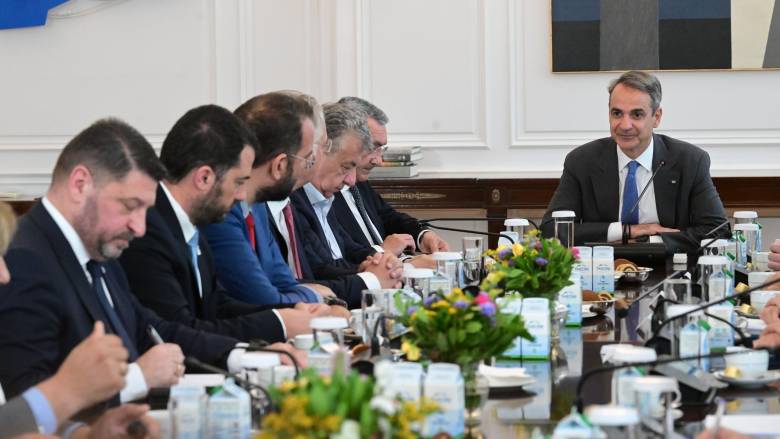 Συνάντηση Μητσοτάκη με τους 13 περιφερειάρχες της χώρας: Στο επίκεντρο η υλοποίηση προγραμμάτων ΕΣΠΑ