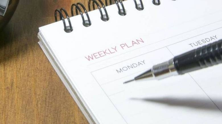 Αγίου Πνεύματος 2025: Αντίστροφη μέτρηση για το τριήμερο - Ποιοι εργαζόμενοι δεν δουλεύουν