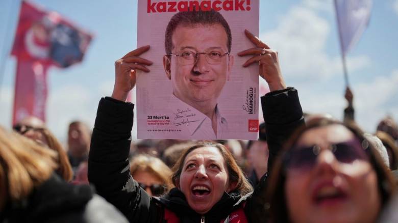 Νέο κύμα συλλήψεων σε Τουρκία: Εντάλματα για 47 δημάρχους και στελέχη της αξιωματικής αντιπολίτευσης