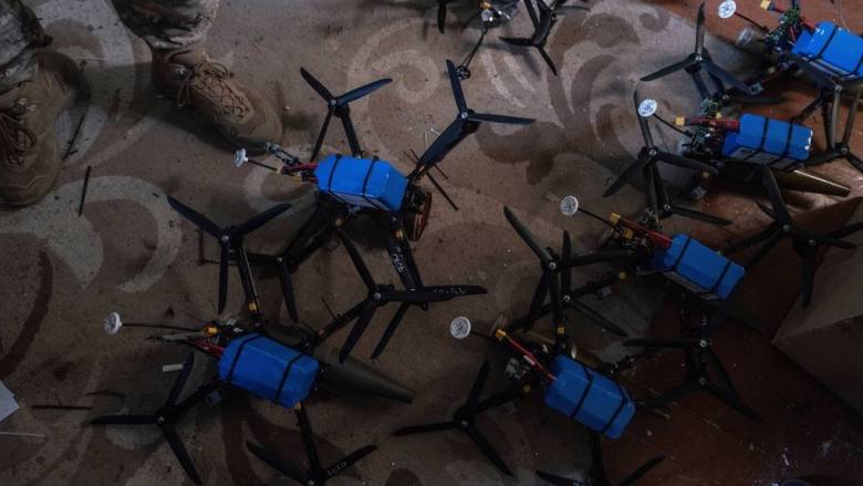 Ουκρανία: «Σφυροκόπησε» ρωσικές στρατιωτικές εγκαταστάσεις στη Σιβηρία με εκατοντάδες drones